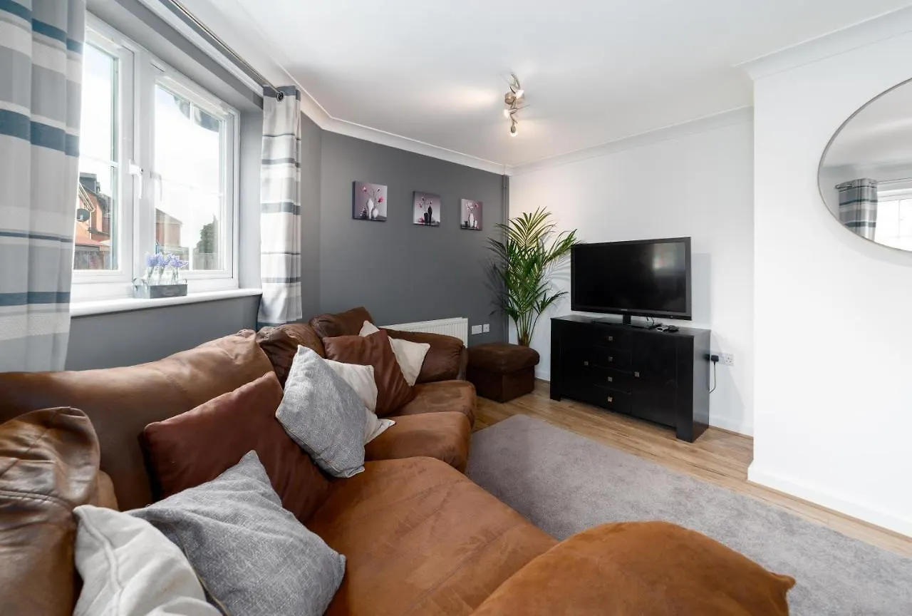 Charming 2Br Ground Floor Flat In Sholing, 11 Mins From City Centre - Recently Set Up With Love Southampton Apartment